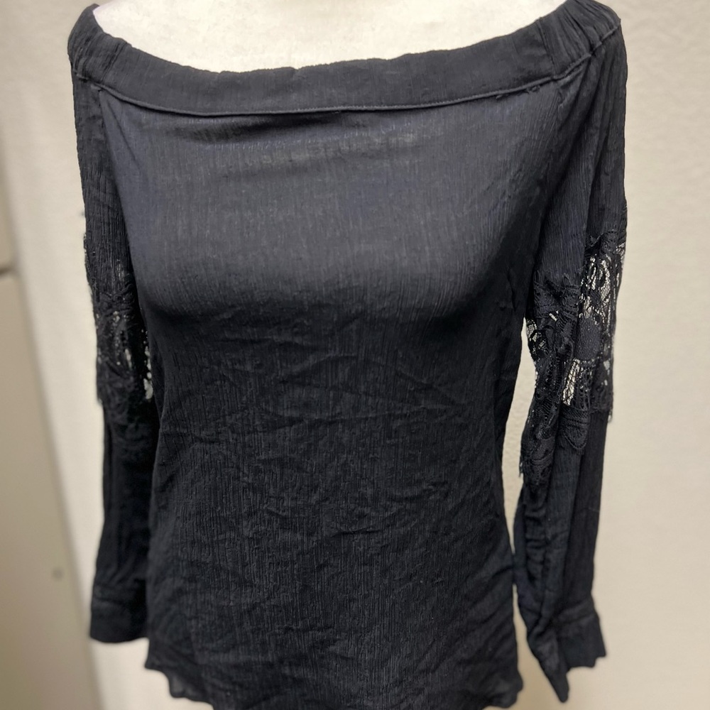 NWOT Women's Black Long Sleeve Off the Shoulder Top